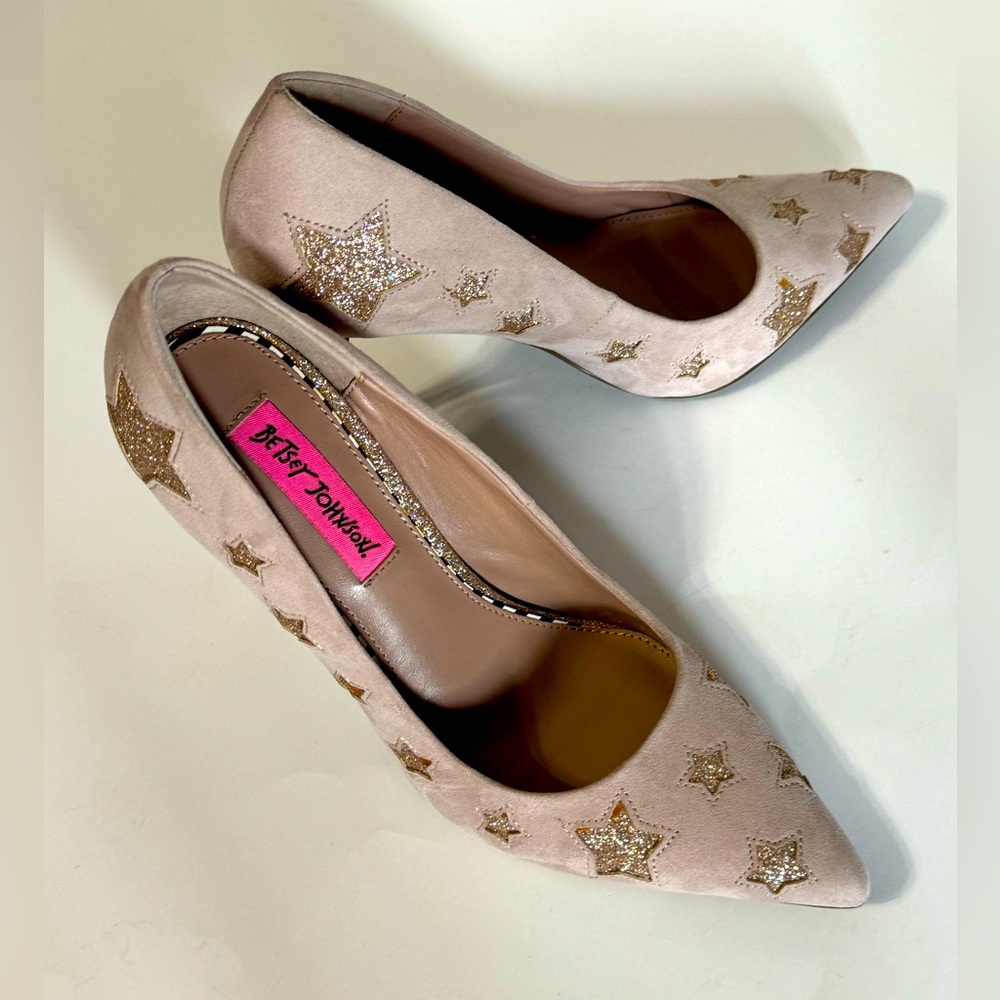 Betsey Johnson Pink Star Heels - Picture 3 of 13